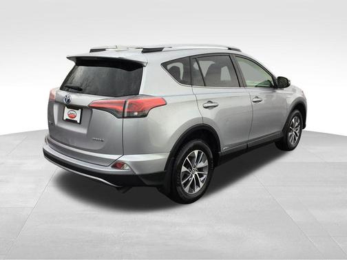 Silver Sky Metallic 2018 Toyota RAV4 Hybrid LE