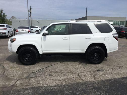 Super White 2016 Toyota 4Runner SR5 Premium