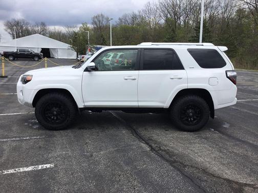 Super White 2016 Toyota 4Runner SR5 Premium