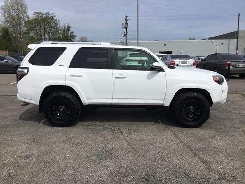 Super White 2016 Toyota 4Runner SR5 Premium