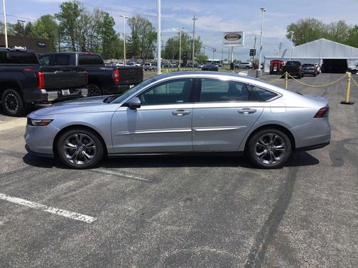 Crystal Black Pearl 2024 Honda Accord EX