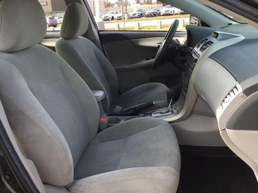 2012 Toyota Corolla LE