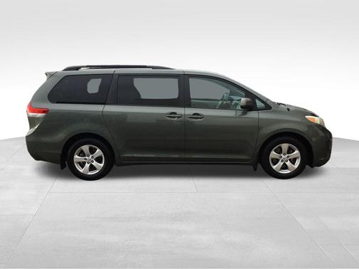 2013 Toyota Sienna LE