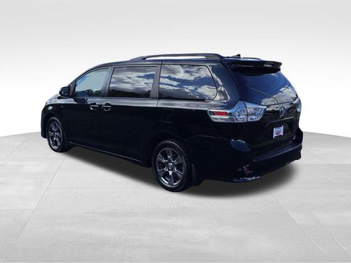 2019 Toyota Sienna SE Premium