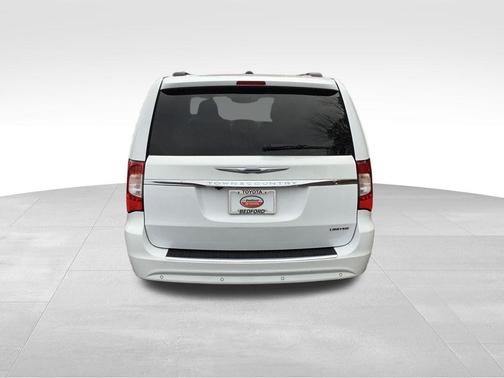 2016 Chrysler Town & Country Limited Platinum