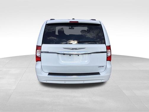 2016 Chrysler Town & Country Limited Platinum