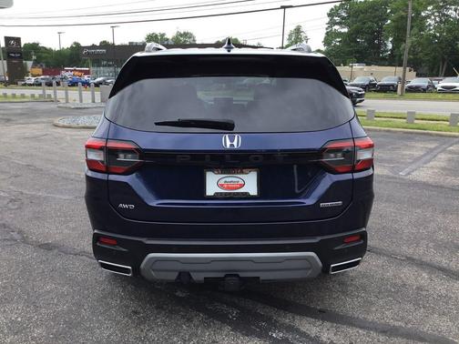 Obsidian Blue 2025 Honda Pilot Touring 8-Passenger