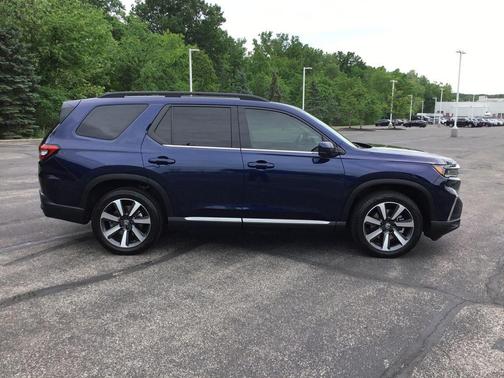 Obsidian Blue 2025 Honda Pilot Touring 8-Passenger