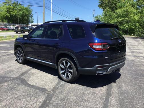 Obsidian Blue 2025 Honda Pilot Touring 8-Passenger