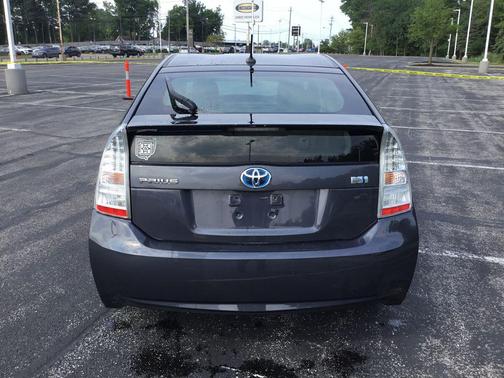 Winter Gray Metallic 2011 Toyota Prius II