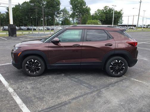 Mahogany Red Metallic 2022 Chevrolet Trailblazer LT