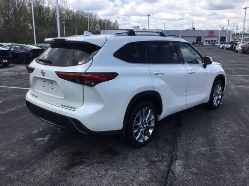 Blizzard Pearl 2021 Toyota Highlander Limited