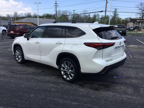 Blizzard Pearl 2021 Toyota Highlander Limited