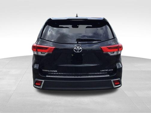 Midnight Black Metallic 2019 Toyota Highlander Limited