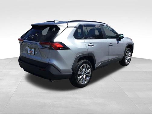 Silver Sky Metallic 2022 Toyota RAV4 XLE Premium