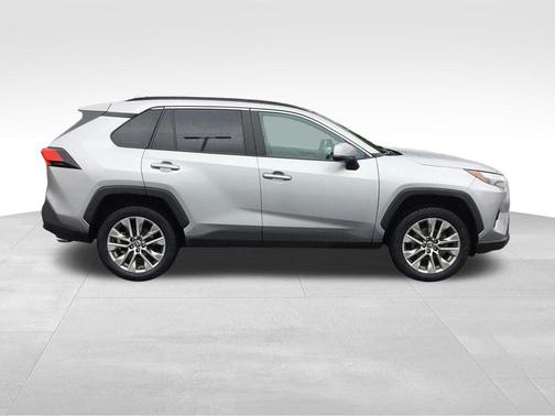 Silver Sky Metallic 2022 Toyota RAV4 XLE Premium