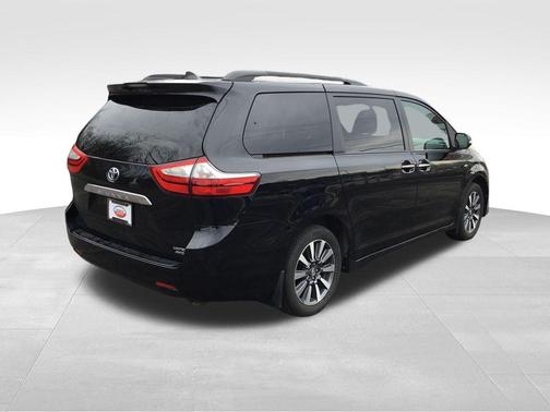 2018 Toyota Sienna Limited Premium