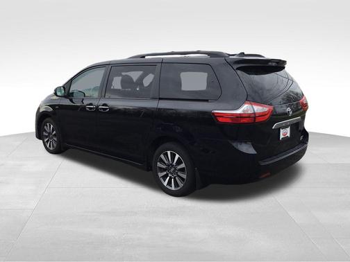 2018 Toyota Sienna Limited Premium