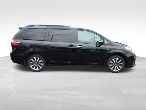 2018 Toyota Sienna Limited Premium