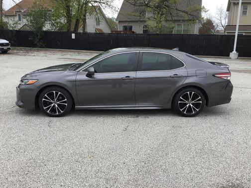 Predawn Gray Mica 2019 Toyota Camry SE