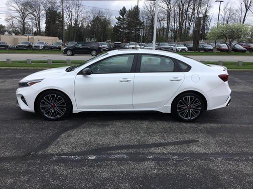 Snow White Pearl 2022 Kia Forte GT