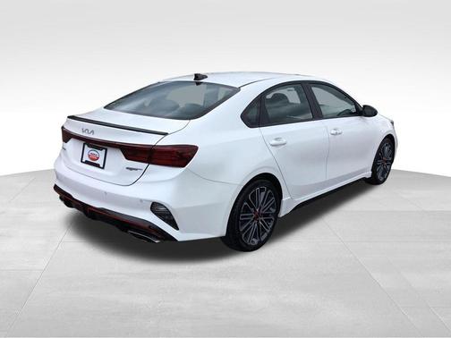 Snow White Pearl 2022 Kia Forte GT