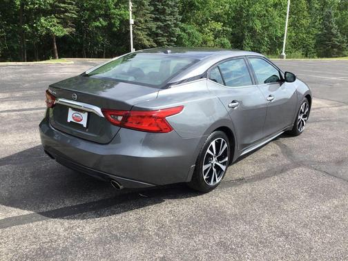 Gun Metallic 2017 Nissan Maxima 3.5 S