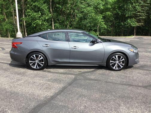 Gun Metallic 2017 Nissan Maxima 3.5 S