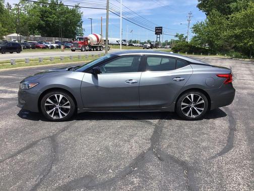 Gun Metallic 2017 Nissan Maxima 3.5 S
