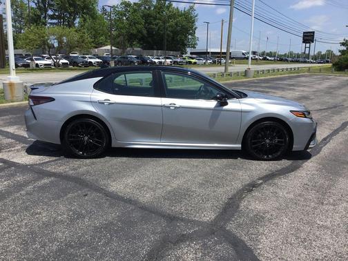 Celestial Silver Metallic/Midnight Black Metallic 2024 Toyota Camry XSE