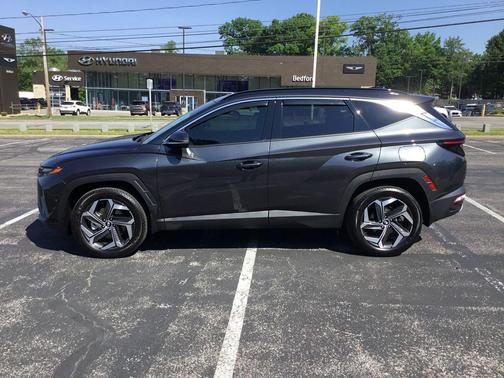 Dark Gray Metallic 2024 Hyundai TUCSON Limited