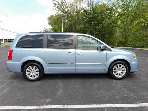 2013 Chrysler Town & Country Touring