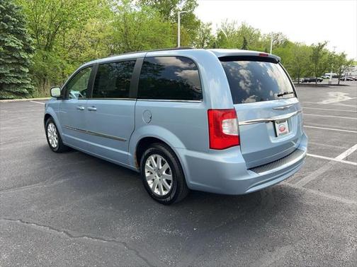 2013 Chrysler Town & Country Touring