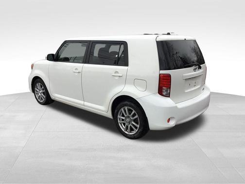 2012 Scion xB Release Series 9.0