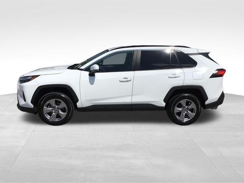 Ice Cap 2024 Toyota RAV4 XLE