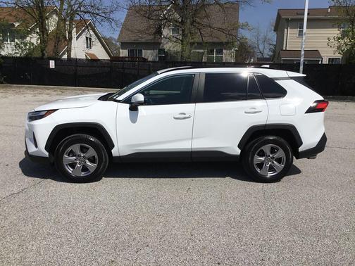 Ice Cap 2024 Toyota RAV4 XLE