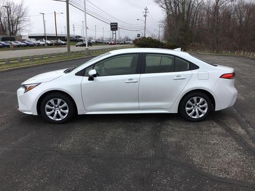 Wind Chill Pearl 2026 Toyota Corolla Hybrid SE