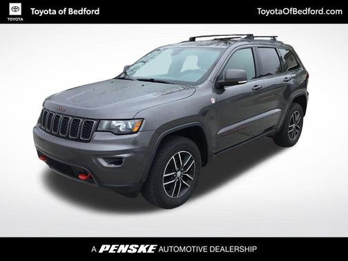 Granite Crystal Metallic Clearcoat 2017 Jeep Grand Cherokee Trailhawk