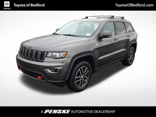 Granite Crystal Metallic Clearcoat 2017 Jeep Grand Cherokee Trailhawk