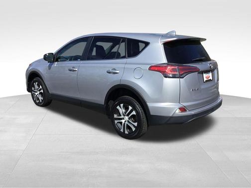 Silver Sky Metallic 2018 Toyota RAV4 LE