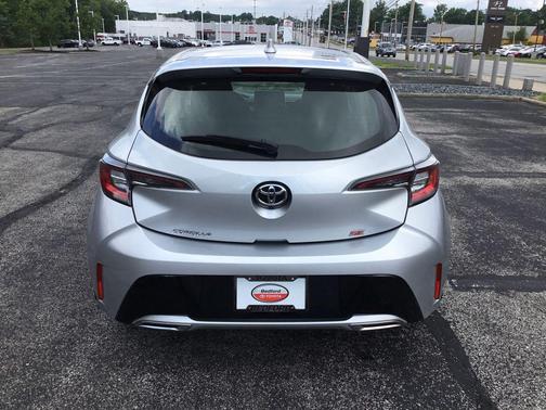 Classic Silver Metallic 2021 Toyota Corolla SE
