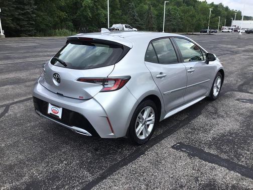 Classic Silver Metallic 2021 Toyota Corolla SE