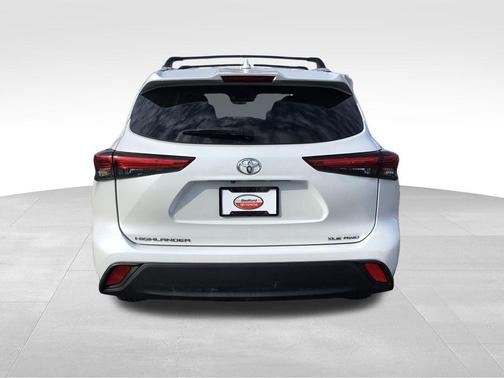 Wind Chill Pearl 2023 Toyota Highlander XLE