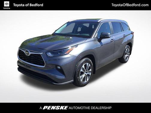 Magnetic Gray Metallic 2023 Toyota Highlander XLE