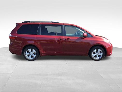 2015 Toyota Sienna LE