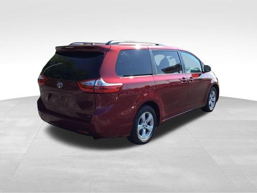 2015 Toyota Sienna LE