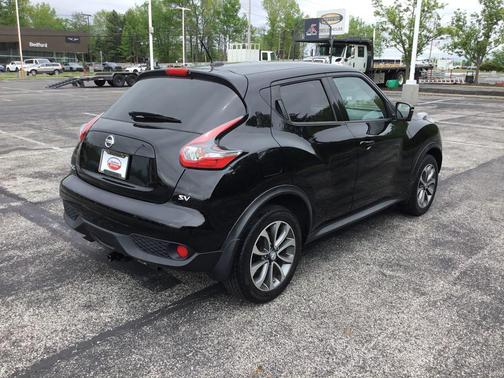 Super Black 2017 Nissan Juke SV