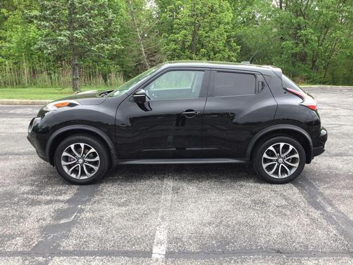 Super Black 2017 Nissan Juke SV