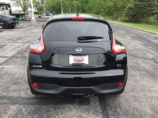 Super Black 2017 Nissan Juke SV