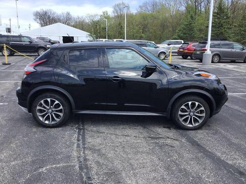Super Black 2017 Nissan Juke SV